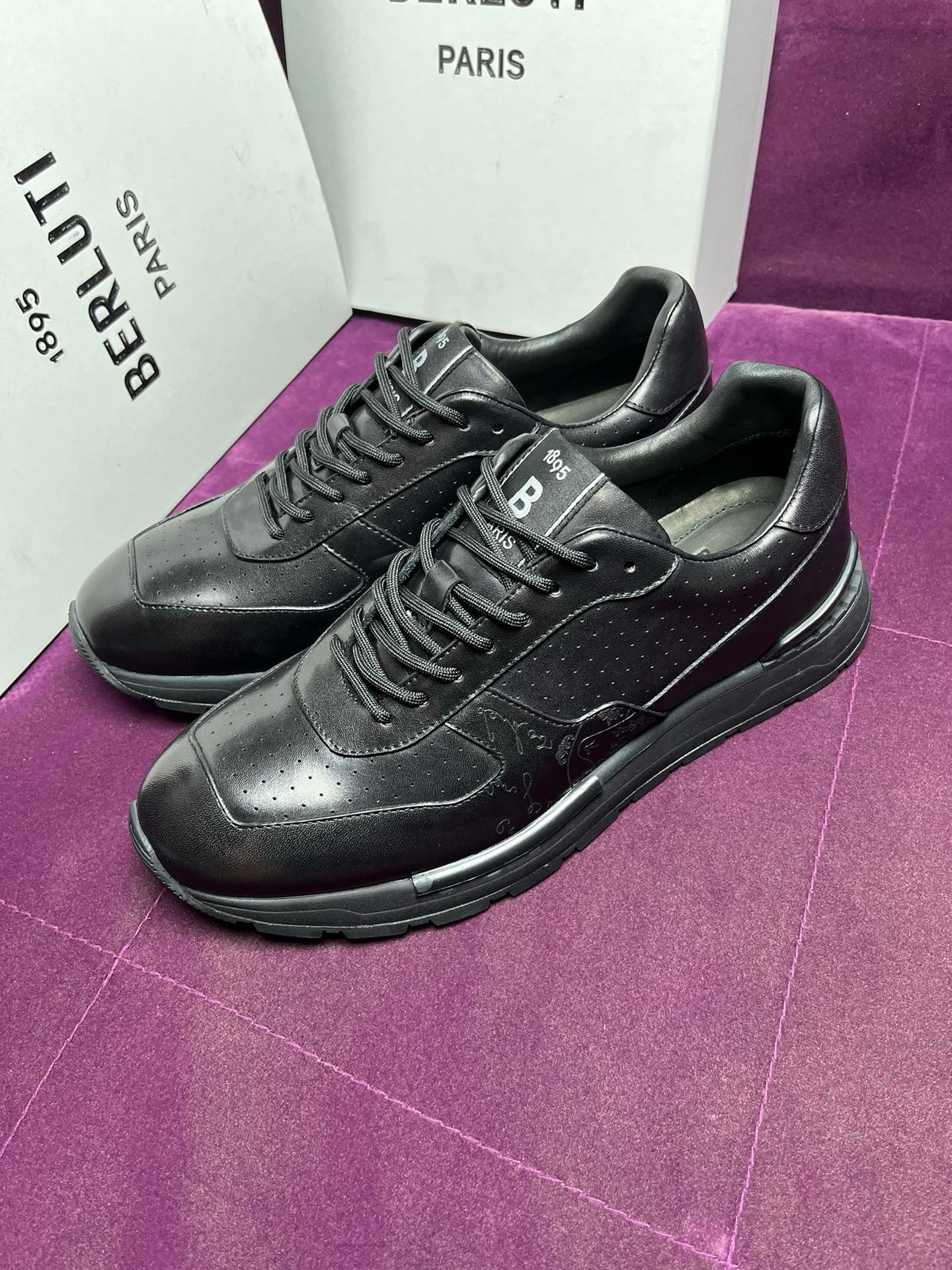 Berluti 벨루티 남성 운동화 03131-23