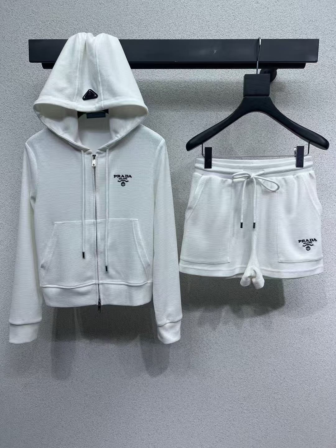 PRADA 프라다 여성 후드셋트 31401459