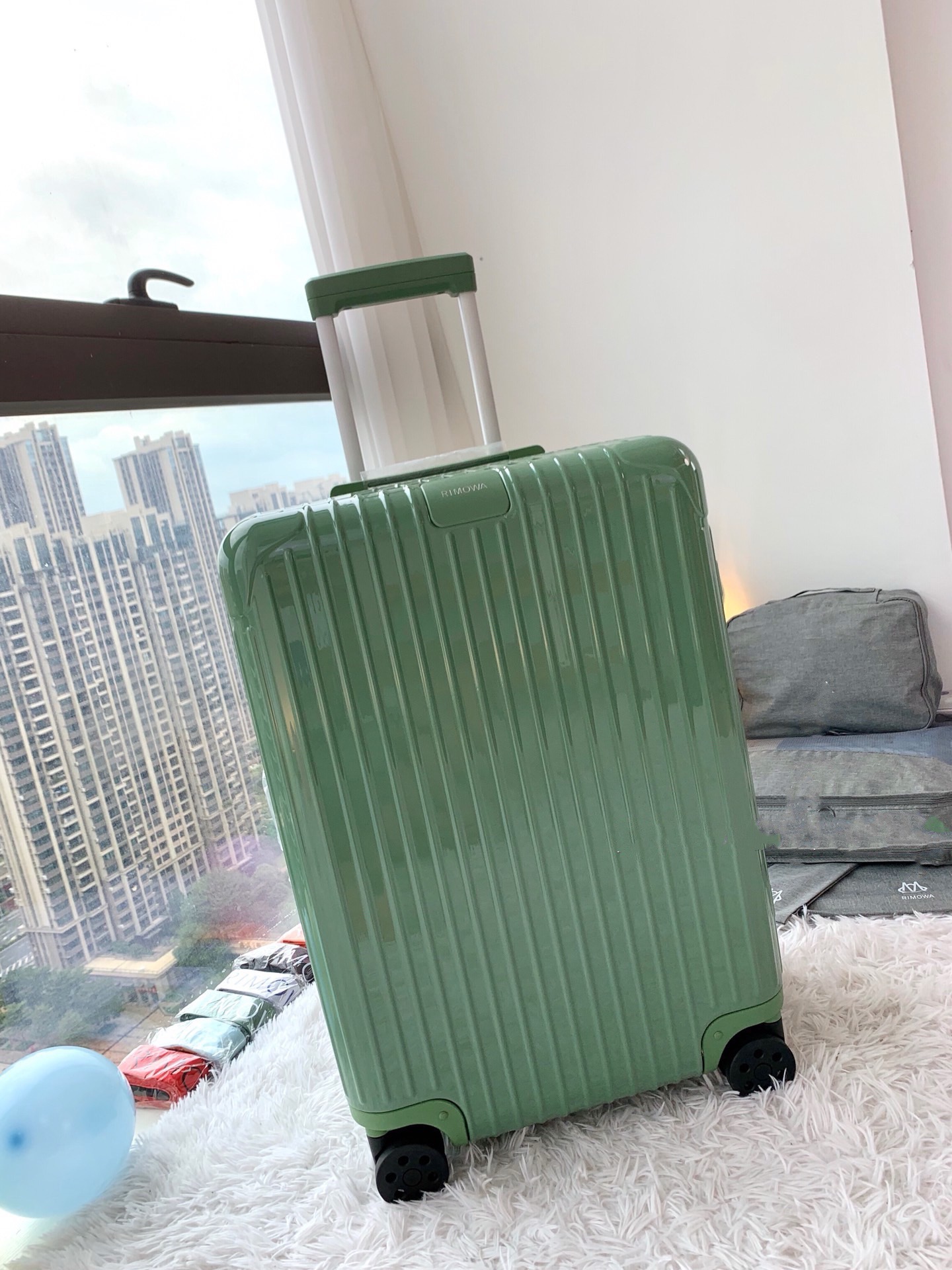 Rimowa 캐리어 90080 그린