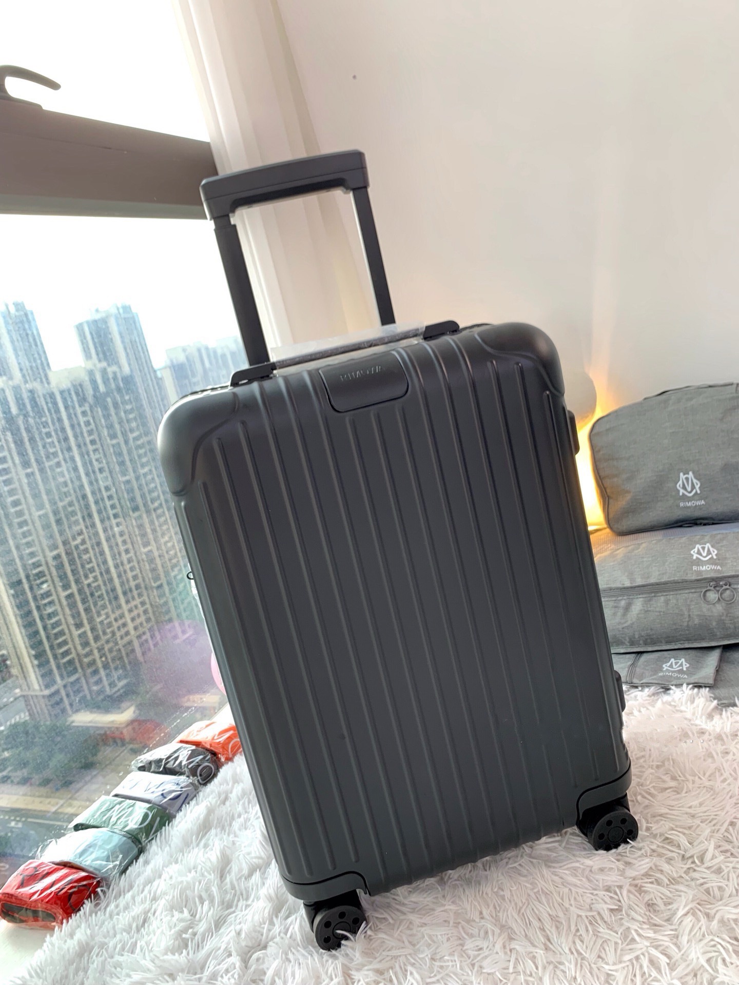 Rimowa 캐리어 90080 블랙무광