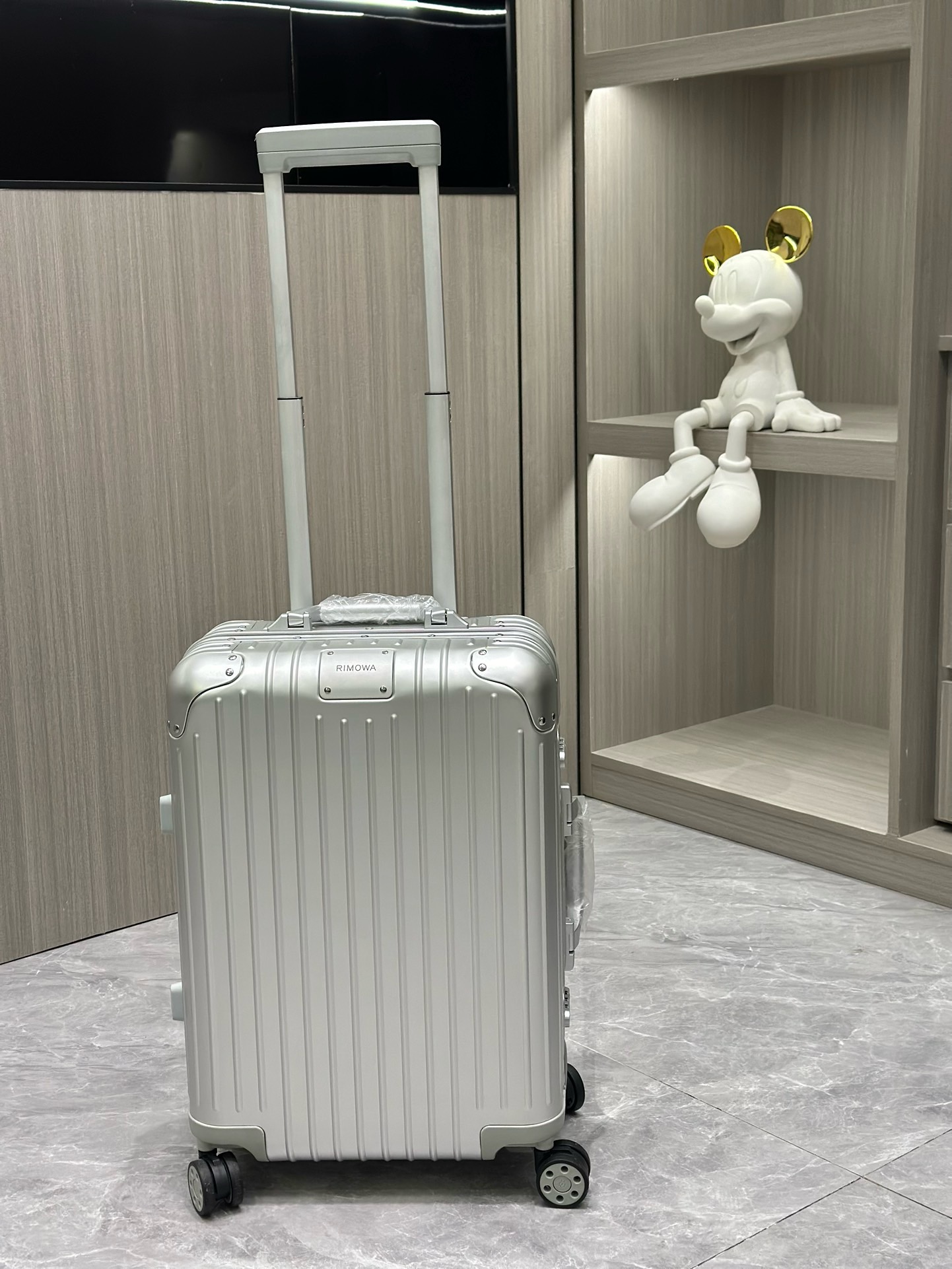Rimowa 캐리어 90080 은색