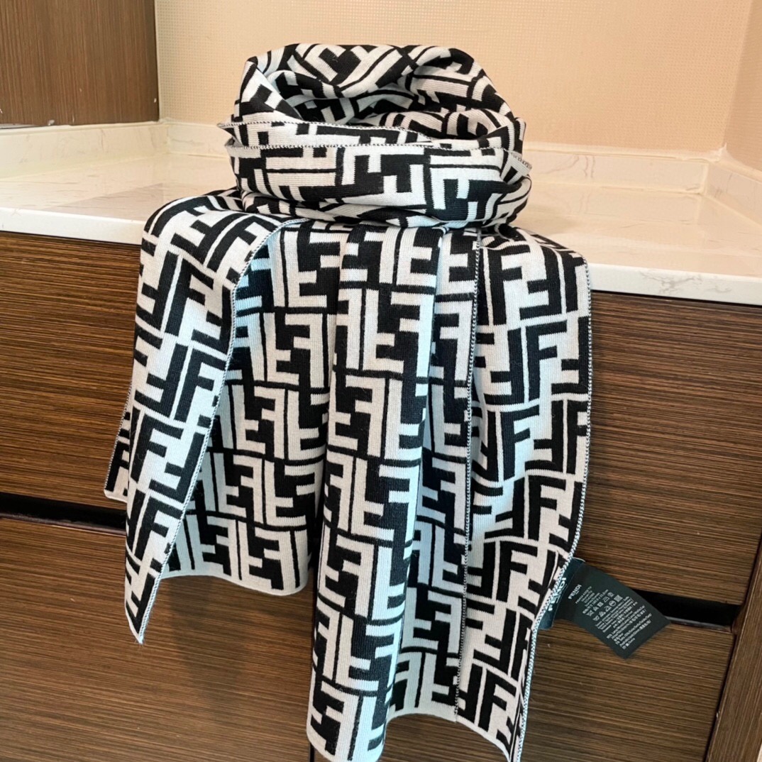 FENDI 펜디 스카프 31700289