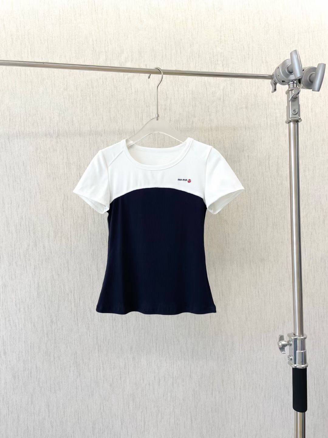 MIUMIU 미우미우 여성 반팔티 31700112