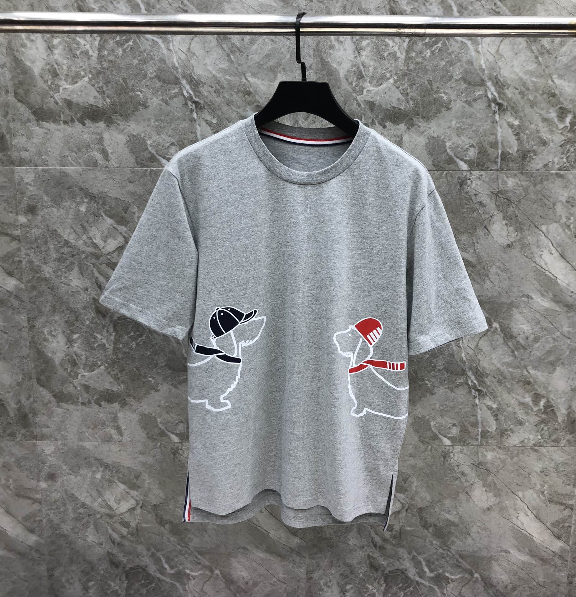 THOM BROWNE 톰브라운 반팔티 325002