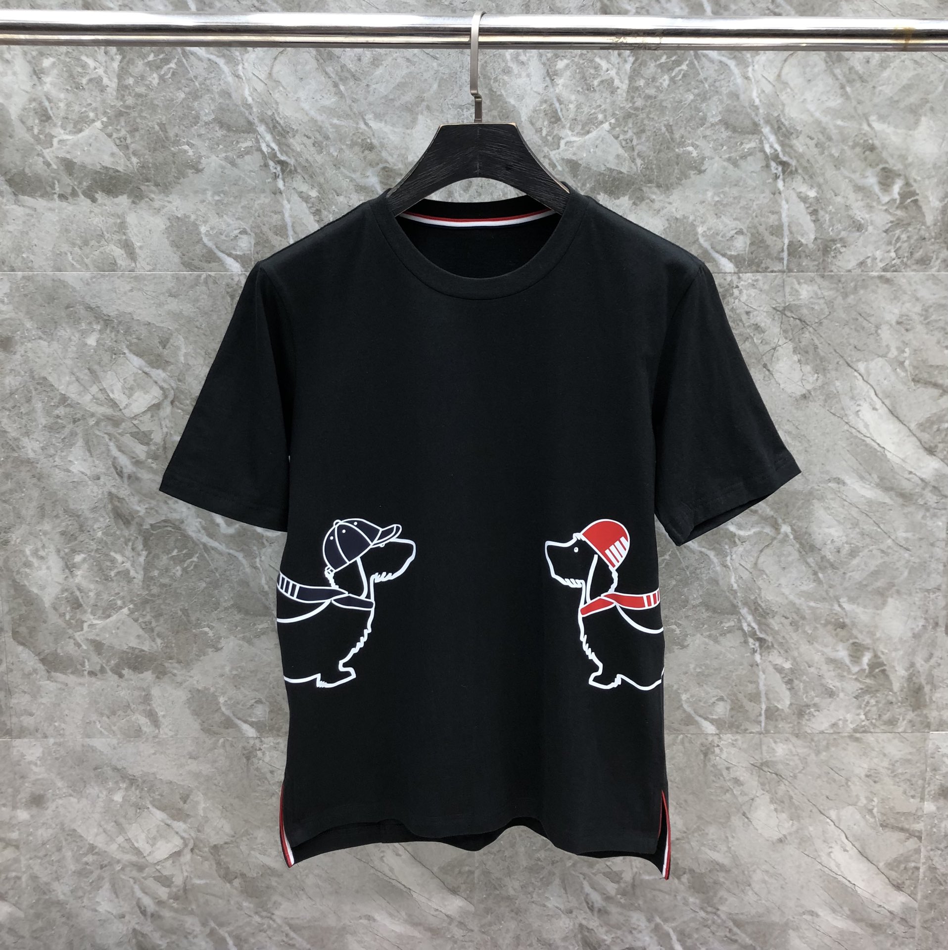 THOM BROWNE 톰브라운 반팔티 325004