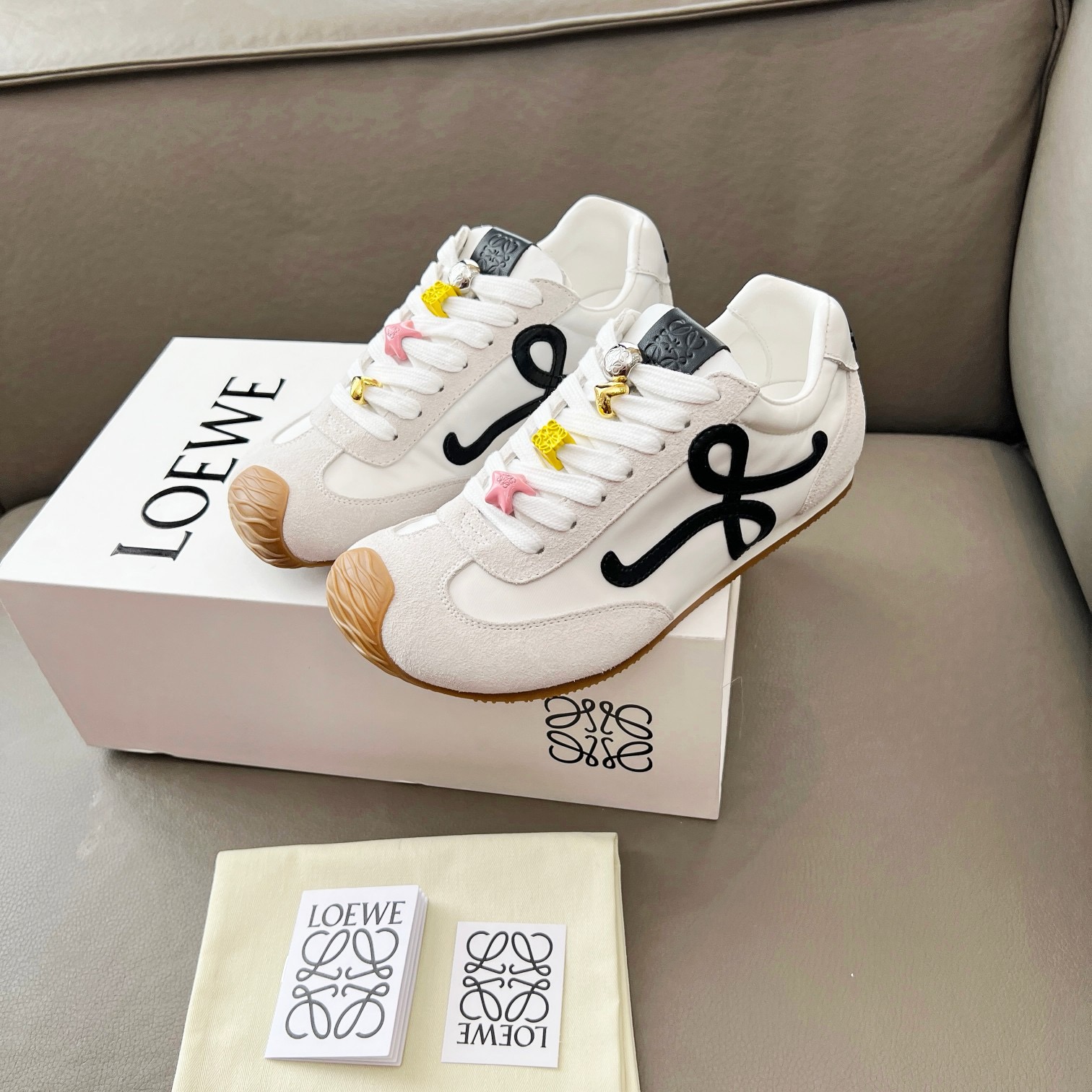 LOEWE 로에베 여성공용 3250089