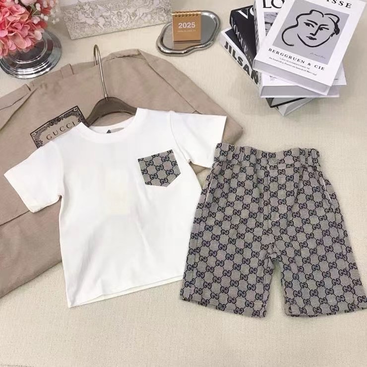 구찌 반팔셋트 40100509