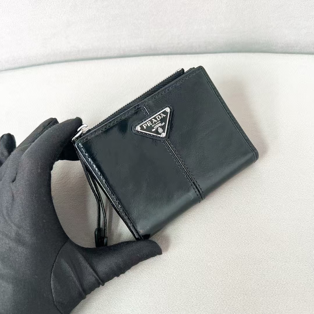 PRADA 프라다 지갑 1ML050 은장