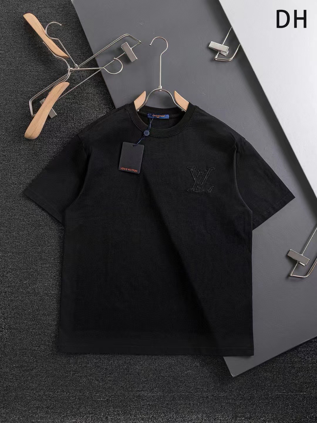 루이비통 남녀공용 반팔 40100608