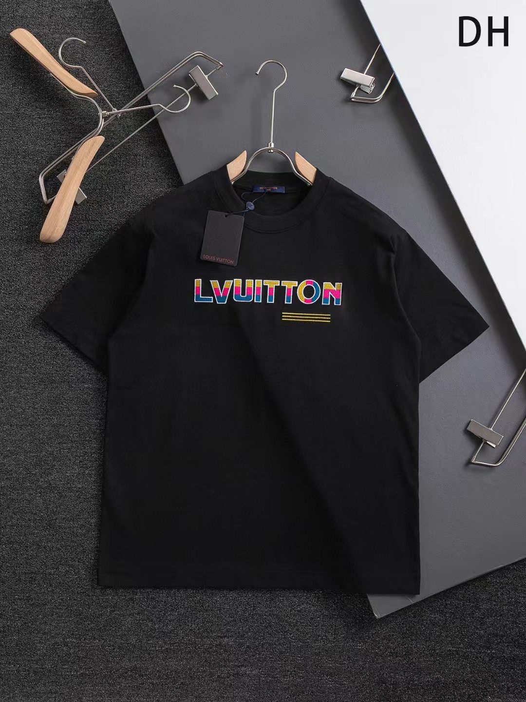 루이비통 남녀공용 반팔 40100610