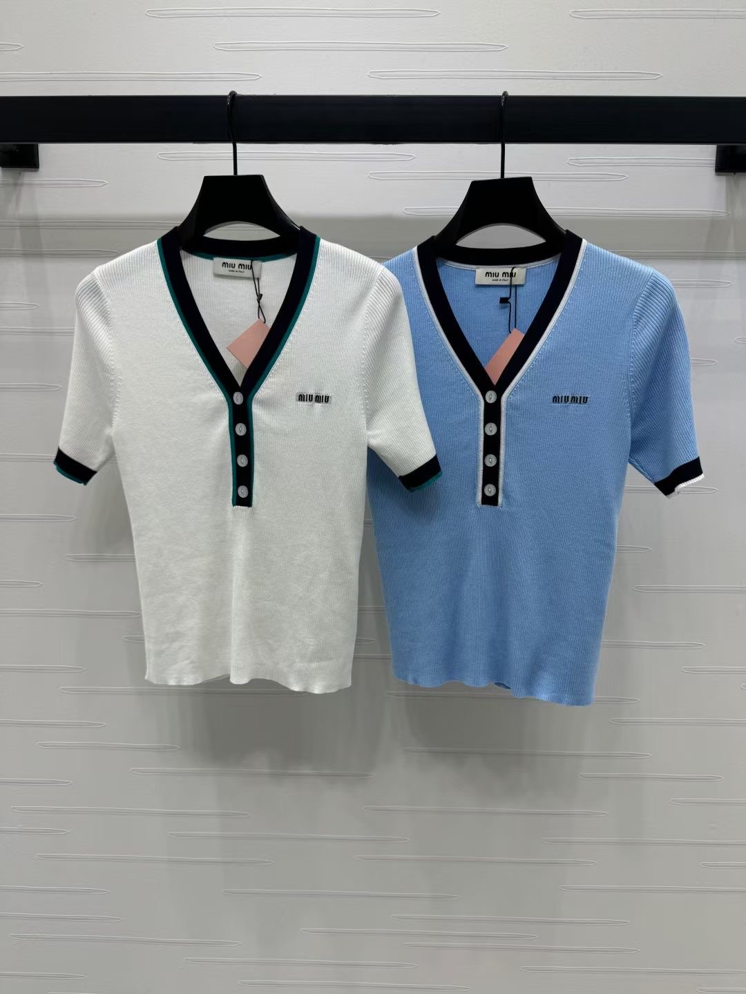 MIUMIU 미우미우 여성반팔 4100301